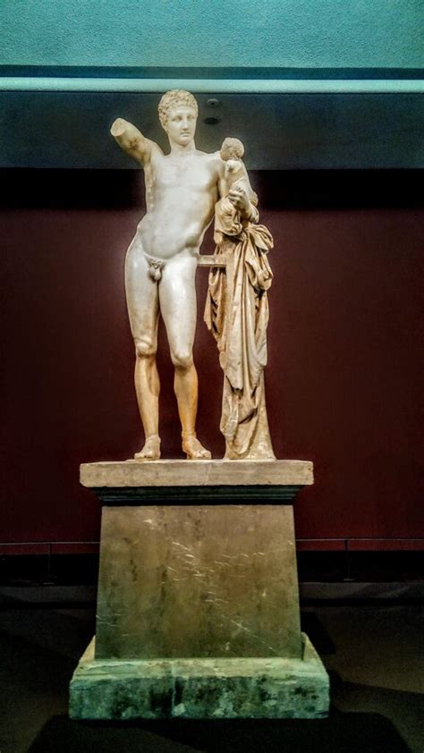 hermes dionysus praxiteles|praxiteles aphrodite statue.